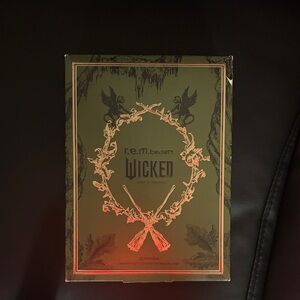 r.e.m. beauty Wicked Elphaba set New / not used